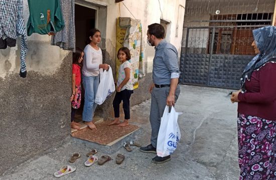 AKDEN�Z BELED�YES�, KIRTAS�YE DESTE��YLE �OCUKLARI SEV�ND�RD�