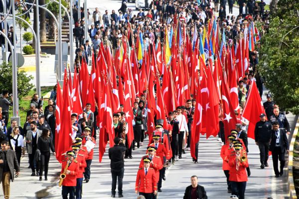 ATAT�RK��N MERS�N�E GEL���N�N 96. YILD�N�M� CO�KUYLA KUTLANDI