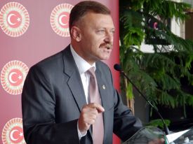 Atıcı Mersin Büyük Şehir Belediyesinde işçi kıyımı yapılıyor!