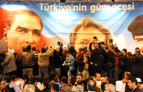 Gazeteciler bunu her zaman yap�yor