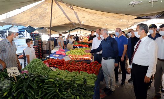 BA�KAN G�LTAK VE KAYMAKAM PAMUK�TAN  PAZARYER�NDE KORONAV�R�S DENET�M�