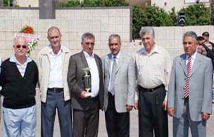 Mahmut Tat, se�im �al��malar�n� k�ylere  ta��d�