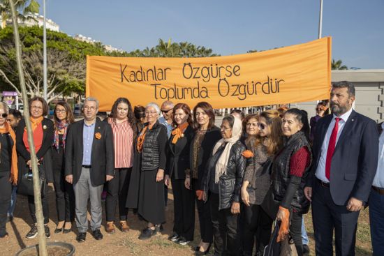 MERS�N�DE Y�ZLERCE KADIN ���DDETE SIFIR TOLERANS� DED�