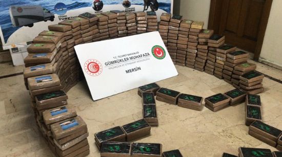 MERS�N’DE BU KEZ DE YARIM TON KOKA�N YAKALANDI!