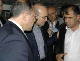 AKP�nin Sa�l�k Bakan� g�rme ’engelli’ i��iye �ok sinirlendi