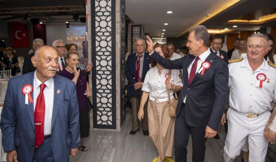 SE�ER, KIBRIS BARI� HAREKATI�NIN YILD�N�M�NDE �EH�T A�LELER� �LE BULU�TU