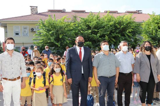 BA�KAN YILMAZ, YEN� E��T�M ��RET�M YILININ A�ILI�INDA ��RENC�LER� YALNIZ BIRAKMADI