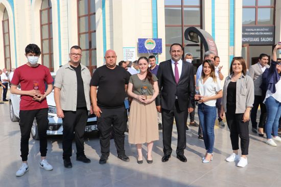 BA�KAN YILMAZ’DAN, TAM KAPANMA S�REC�NDE CANLA BA�LA �ALI�AN G�N�L BA�I EK�B�NE TE�EKK�R PLAKE