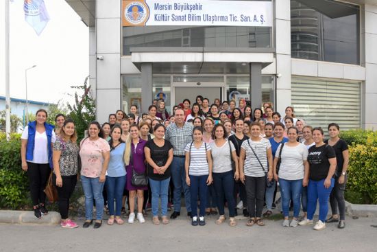 MERS�N B�Y�K�EH�R�DE ��E ALINAN 100 KADIN PERSONEL E��T�MDEN GE�T�