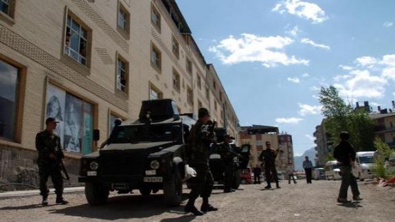    Toroslar Belediye Ba�kan� Ats�z Af��n Y�lmaz, T�rk M�hendis ve Mimar Odalar� Birli�i�ne  (TMMOB) 