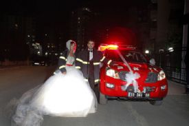 İtfaiye aracı gelin arabası oldu