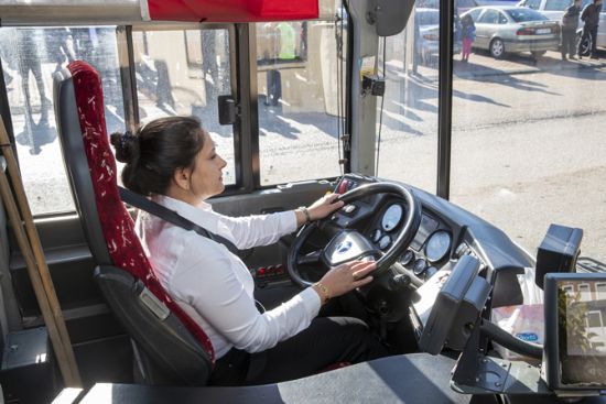 25 KADIN ADAY, OTOB�S �OF�RL��� ���N D�REKS�YON SINAVINDAN GE�T�