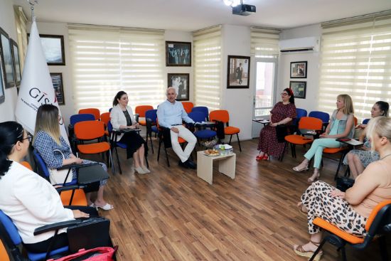 BA�KAN G�LTAK’TAN G�R���MC� �� KADINLARINA Z�YARET