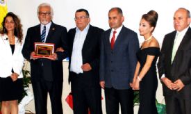 Gazeteci Ziya Keskinışık’a meslekte 45.yıl plaketi...