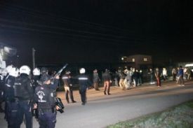 Suriyelilerle yine taşlı-sopalı kavga