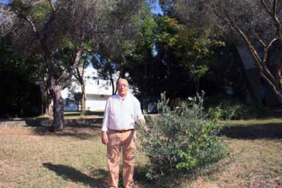 M.�zcan muhalefetin teklifine kar�� ��karak 