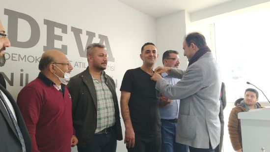 DEVA MERS�N TE�K�LATINDA TOPLU ROZET TAKMA T�REN�