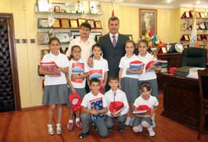 ��rencilerinden Ba�kan Tuna�ya ziyaret.