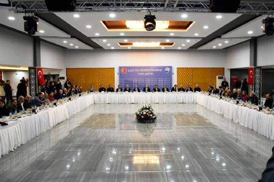  VAL� AL� HAMZA PEHL�VAN, 10 OCAK �ALI�AN GAZETEC�LER G�N� BASIN MENSUPLARIYLA B�R ARAYA GELD�