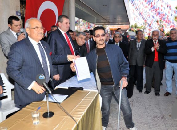 Başkan Kocamaz, “30 Mart’ta Mersin’de engeller kalkacak”