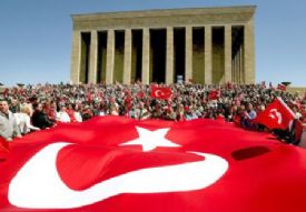 Haziran’da Atam�z� 228 bin ki�i ziyaret etti