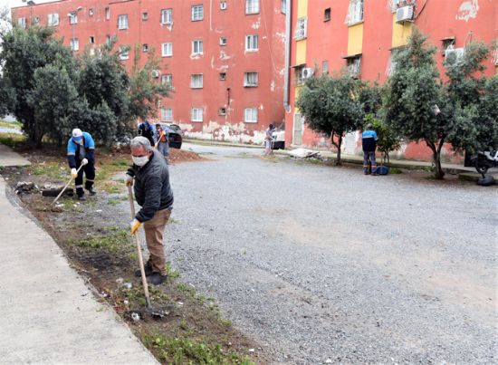 TOROSLAR�DA TOPLU KONUT ALANLARI BAKIMDAN GE��YOR