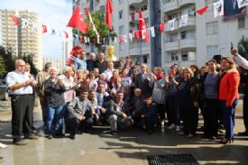 YAĞMURA ALDIRMADAN BAYRAM COŞKUSU