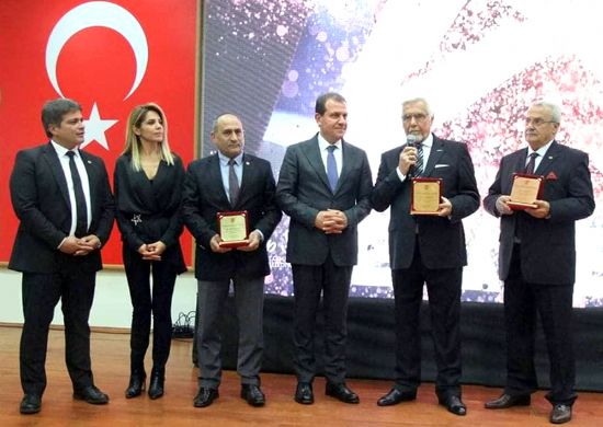 BA�KAN SE�ER: �DERD�M KAVGA DE��L, MERS�N�E H�ZMET ETMEK�