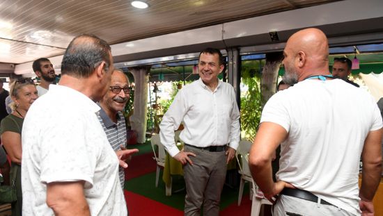 BA�KAN ABDULLAH �ZY���T ESNAF Z�YARETLER�N� S�RD�R�YOR