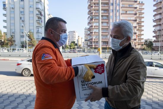 MERS�N B�Y�K�EH�R�DEN PANDEM� NEDEN�YLE ��YER� KAPANAN 5 B�N 785 ESNAFA GIDA KOL�S�