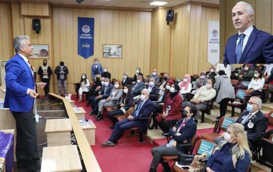  AKDEN�Z�DE EV KADINLARINA FARKLI KONULARDA E��T�M VER�LD�