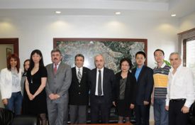 �in�li opera sanat��lar� ba�kan Gen�� ziyaret etti