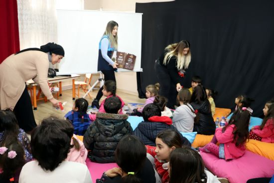 AKDEN�Z BELED�YESݒNDEN DEPREMZEDE �OCUKLARA PS�KOLOJ�K DESTEK