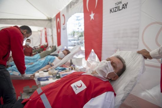 BA�KAN SE�ER, KAN VE K�K H�CRE BA�I� KAMPANYASINI BA�LATTI