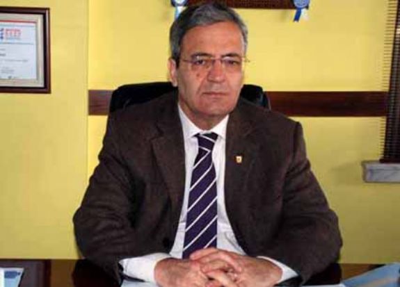 A.Adayı Ahmet Akın Büyükşehir Belediyesi asansörünü gündemine aldı 