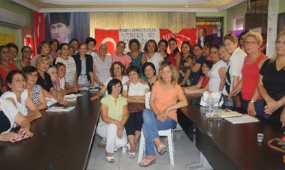 Mersin CHP’de ’gönüllü Yürekli Kadınlar’ Hareketi