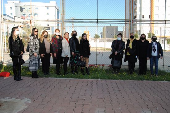 DEVA PART�L� KADINLAR RAZ�YE�N�N �LD�R�LD��� YERE KARANF�L BIRAKTI