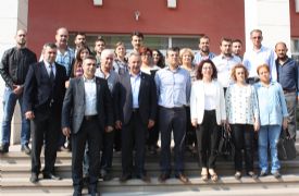 ÖZGÜR ÖZEL: “MUHTARLARIN YARGILANDIĞI DAVA TAM AZİZ NESİN’LİK BİR KONU”