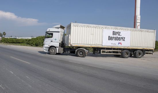 �STANBUL B�Y�K�EH�R�N MERS�NDEK� �RET�C�LERDEN ALDI�I 100 TON L�MONUN �K�NC� PART�S� DE 