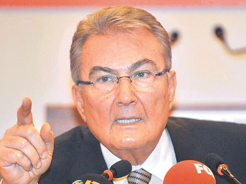 Baykal, �Bir iktidar kendi �lkesinin silahl� kuvvetlerini ezerek ba�ar�ya ula�abilir mi?�