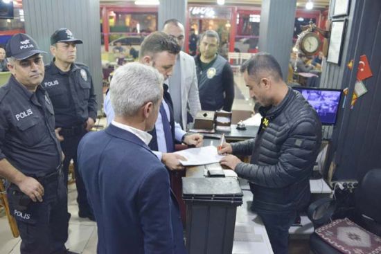 E�LENCE YERLER�NE YEN� GENELGE TEBL�� ED�LD�