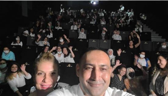    BA�KAN YILMAZ, 100 KADINLA 