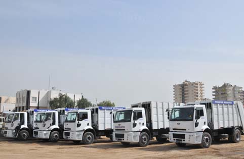 Yeni�ehir Belediyesi 5 yeni ��p kamyonu ald�