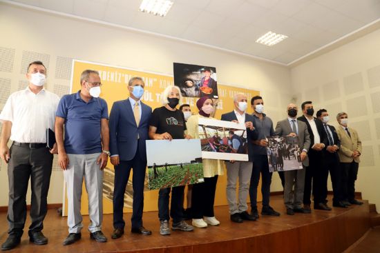 �AKDEN�Z�� FOTO�RAFLADILAR, �D�LLER�N� ALDILAR�