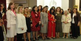 Ay�e G�zelo�lu, �Osmanl� Defilesi�ni izledi.