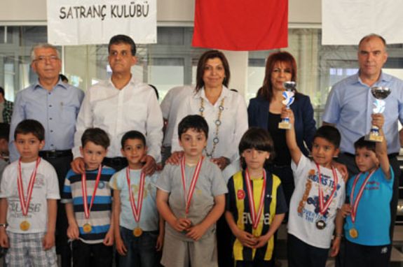 Yenişehir Belediyesi Satranç severleri buluşturdu