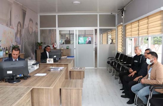 TOROSLAR BELED�YES� KAR�YER MERKEZ�, �� ARAYANLARA UMUT OLUYOR