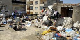 Bir evden 4 kamyon ��p ��kt� 