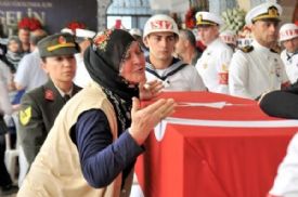 MERSİNLİ ŞEHİDİNİ UĞURLADI