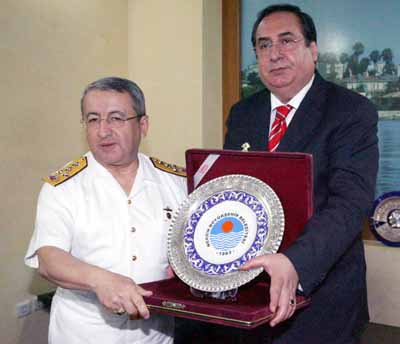 D K K Oramiral Metin Ata�, Ba�kan �zcan’� ziyaret etti